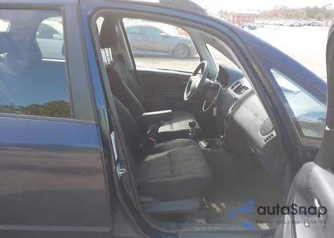 2011 Suzuki Sx4 Premium/Tech Valu Pkg (Nav) z USA, uszkodzony, nr VIN JS2YB5A30B6300341